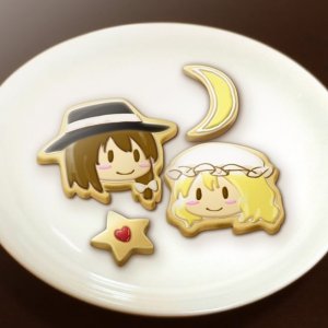 usami_renko_and_maribel_hearn_touhou_drawn_by_kinese_katasutorohu__sample-ba3b588029ae708236c8e24d0c97f904.jpg